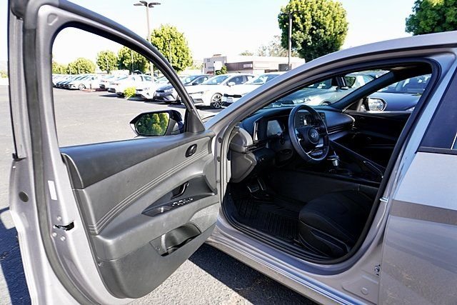 Used 2025 Gray Hyundai SEL Sport image 32