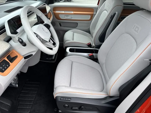 New 2025 Energetic Orange W/White Upper Volkswagen Pro S Plus image 36
