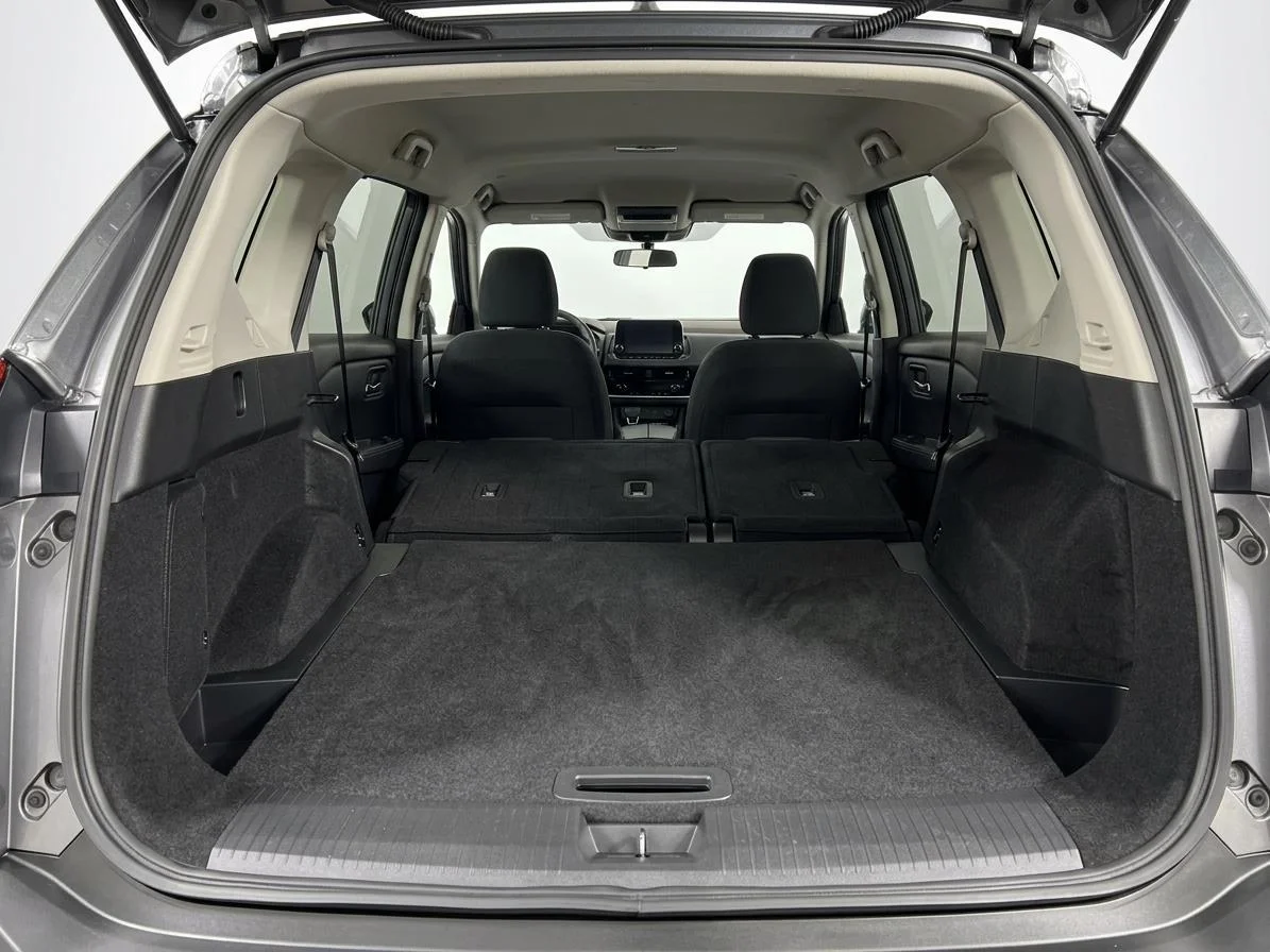 Used 2023 Gun Metallic Nissan SV image 12