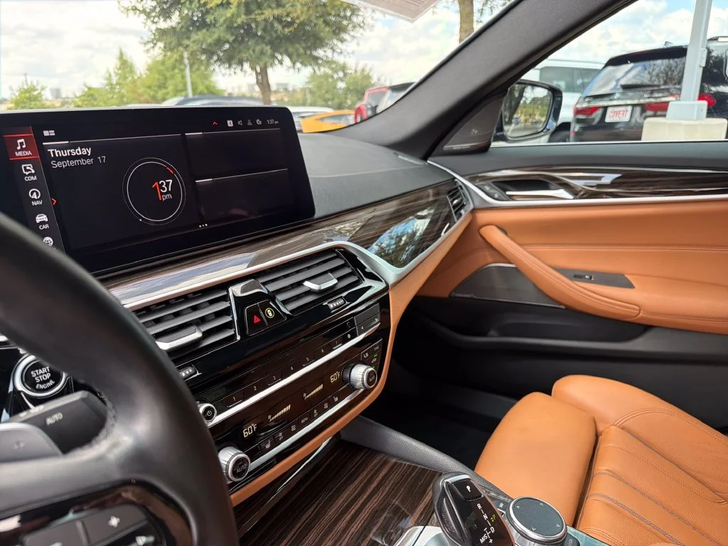 Used 2021 Gray BMW 530i image 22