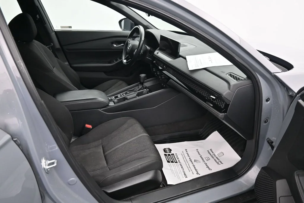 Used 2023  Honda Sport image 11