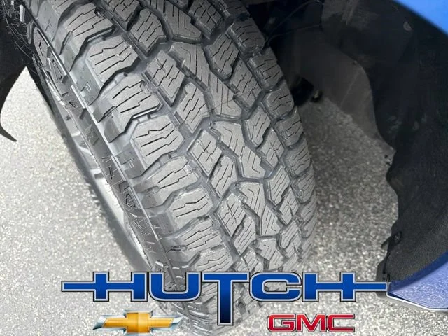 Used 2020 KINETIC BLUE METALLIC Chevrolet 4WD Z71 image 10