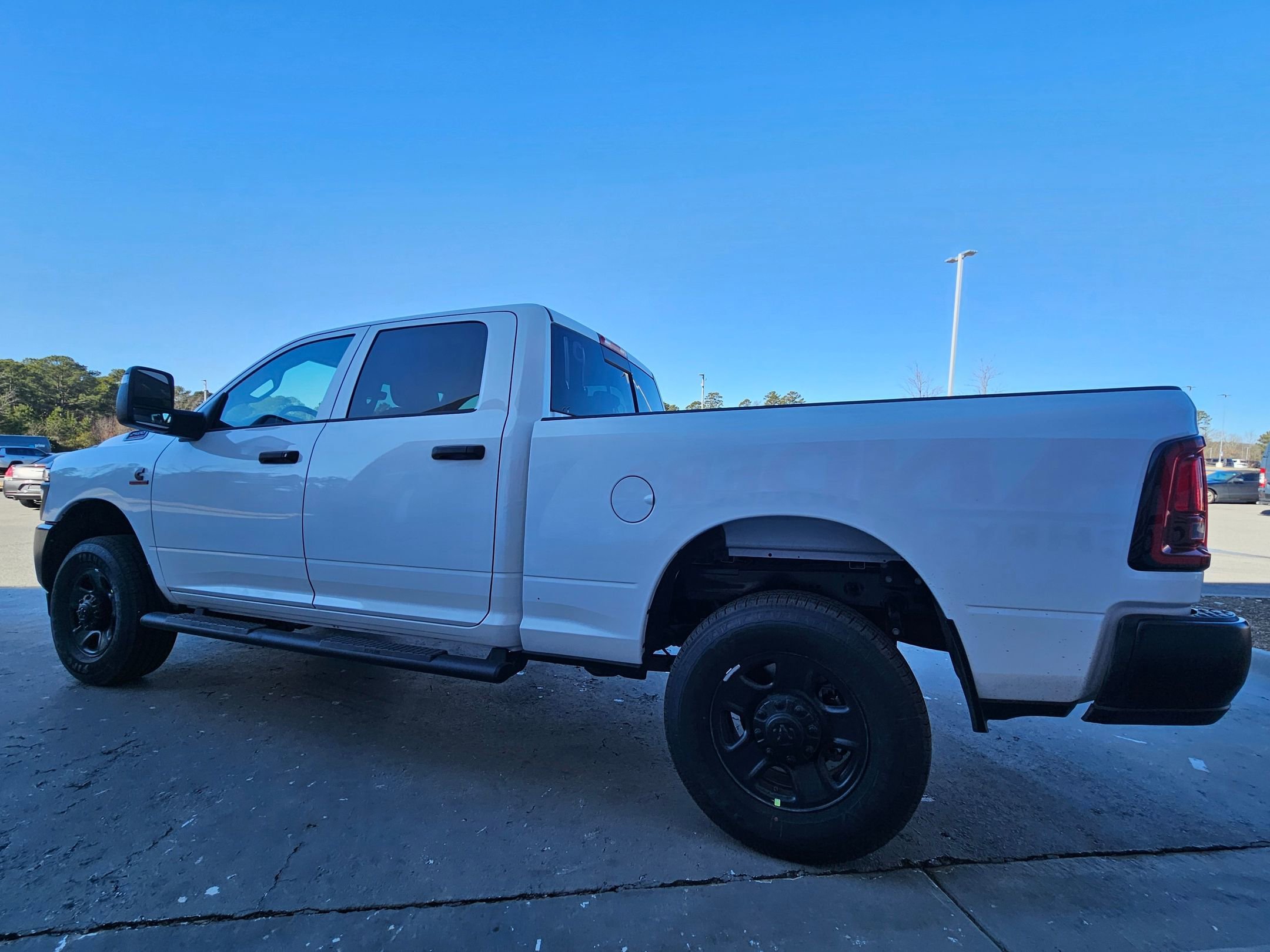 New 2026 Bright White Clear-Coat Exterior Paint RAM Tradesman image 5