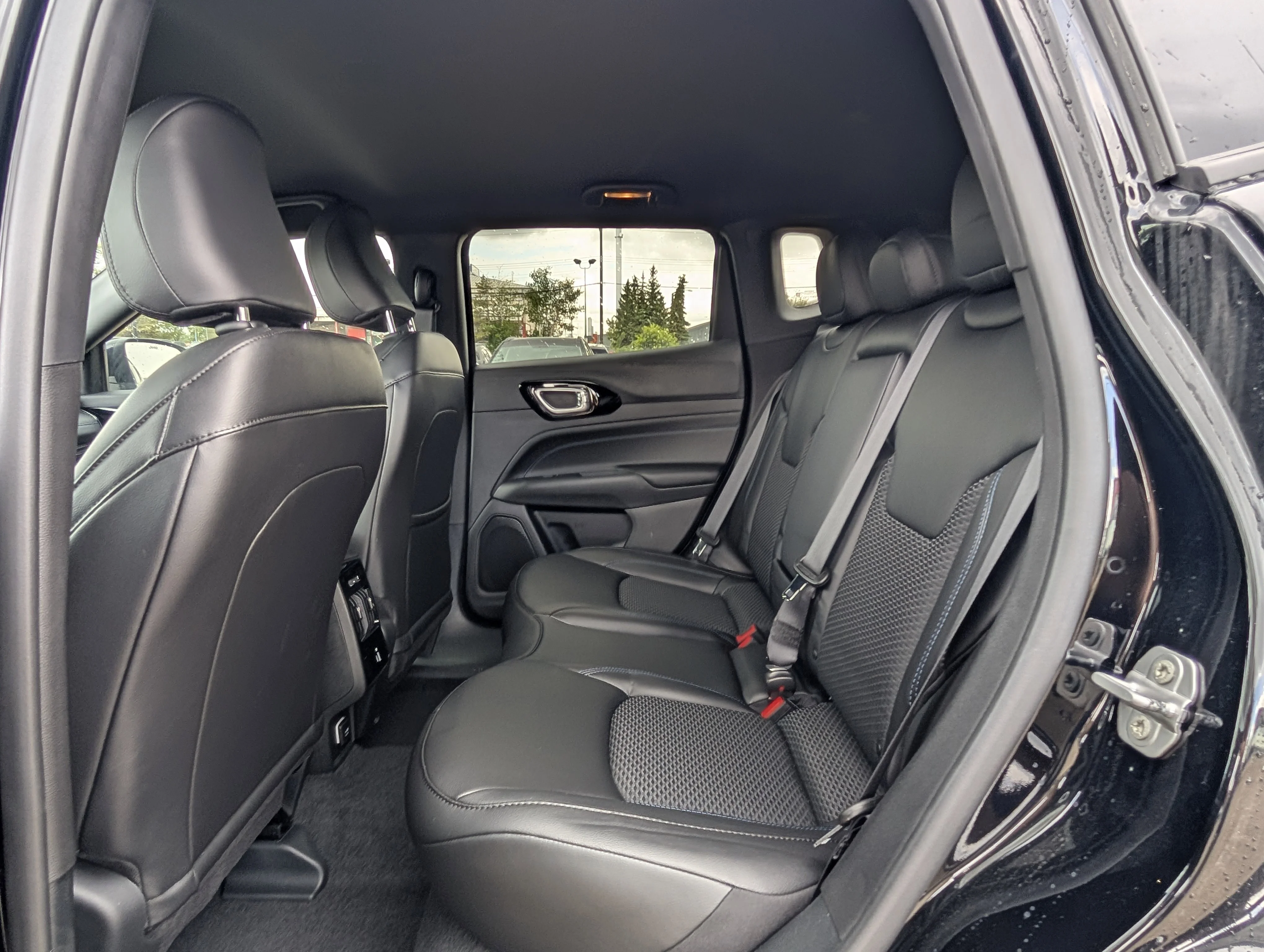 New 2026 Diamond Black Crystal Pearl Jeep North image 20