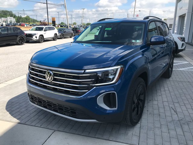 New 2026 Mountain Lake Blue Metallic Volkswagen 2.0T SE w/Technology image 4