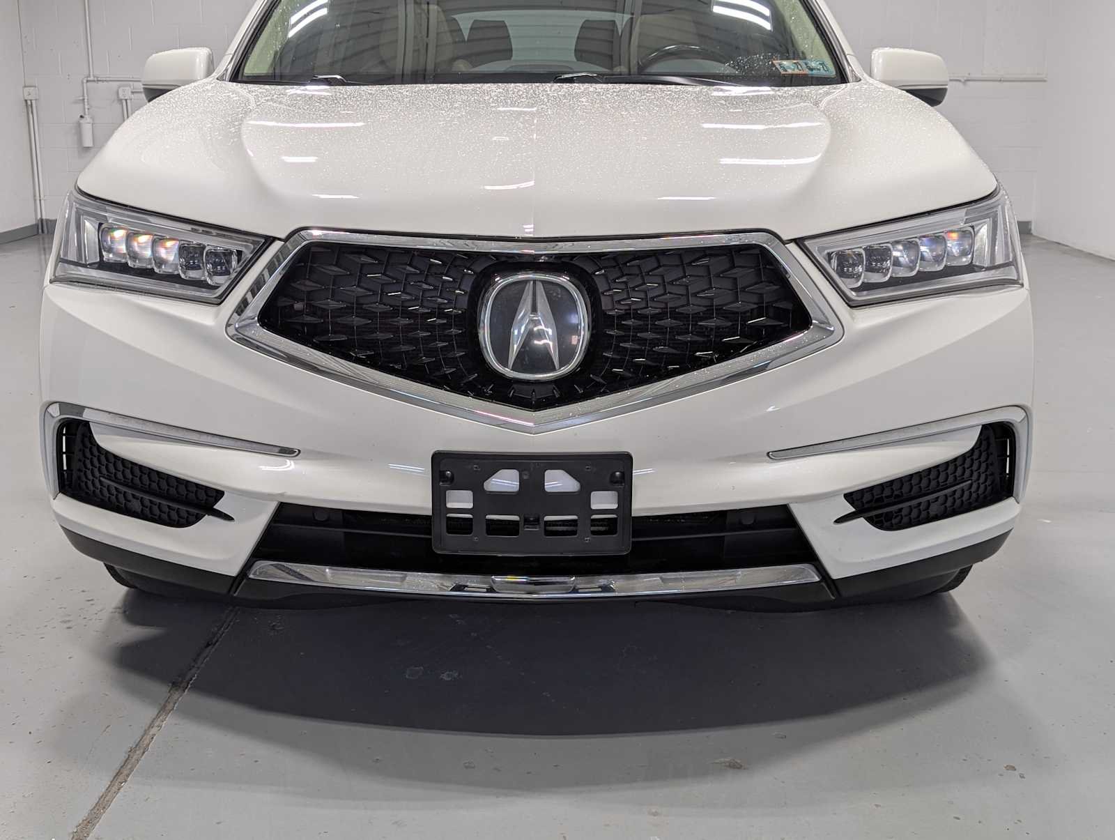 Used 2017 White Diamond Pearl Acura w/Technology Pkg image 2