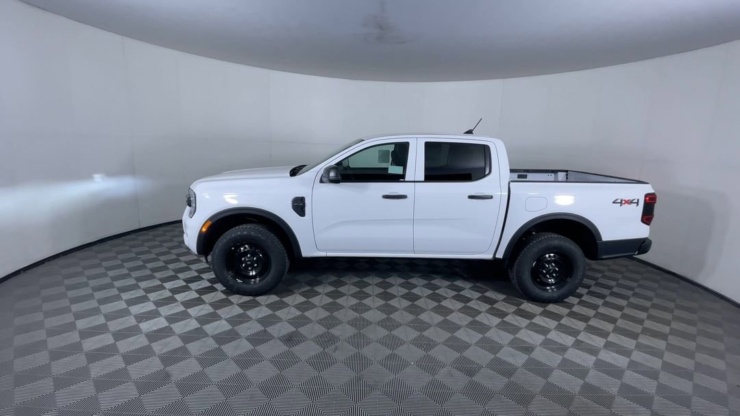 New 2026 Oxford White Ford XL image 5
