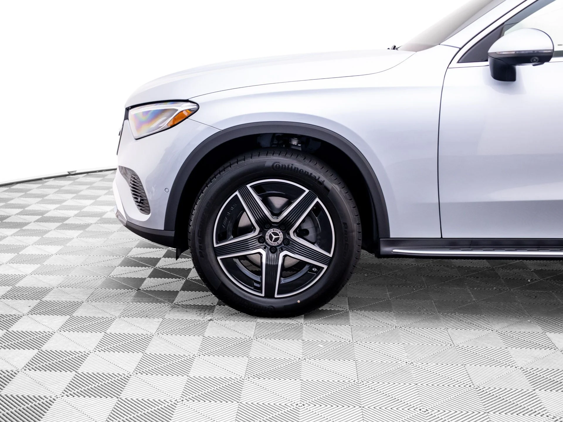 New 2027 Silver Mercedes-Benz GLC 300 image 36