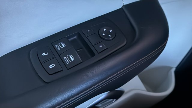 Used 2016 Redline Red Tricoat Pearl Dodge R/T Plus image 30