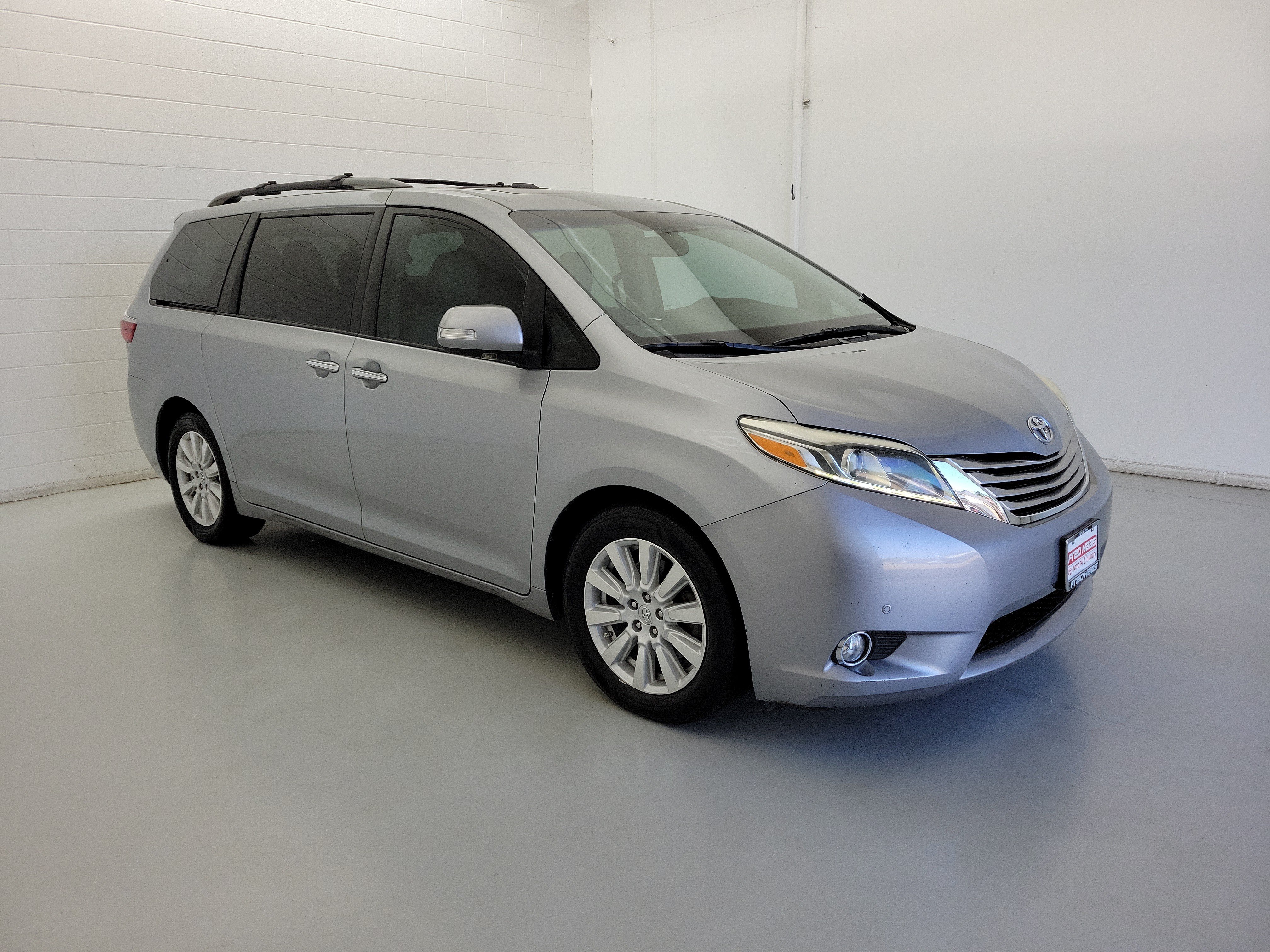 Used 2017 Silver Sky Metallic Toyota Limited Premium image 4