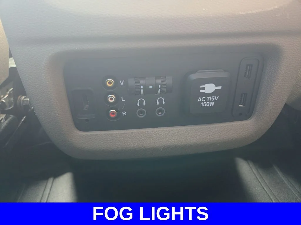 Used 2016 White Honda Touring image 14