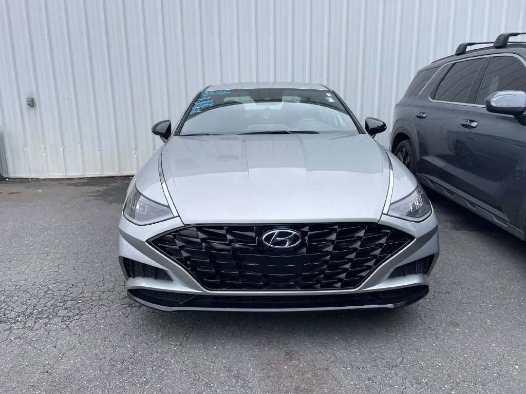 Used 2020 Silver Hyundai SEL Plus image 2