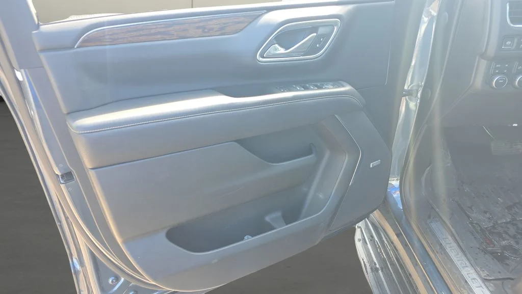 Used 2021 Gray Chevrolet Premier image 17