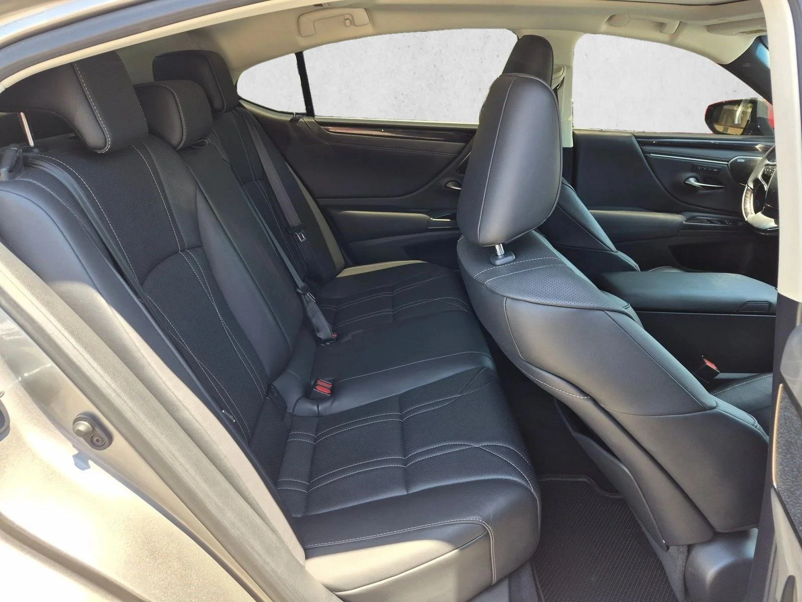 Certified Used 2020 Atomic Silver Lexus ES 350 Luxury image 18