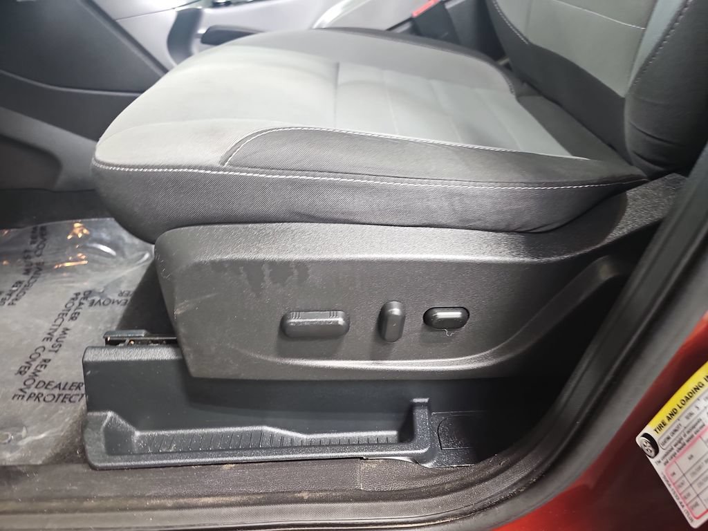 Used 2015 White Ford SE image 33