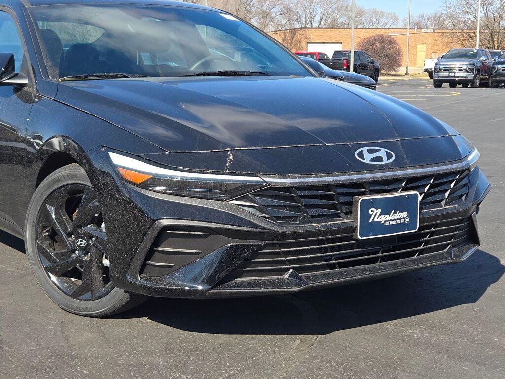 New 2026 Black Hyundai SEL Sport image 2