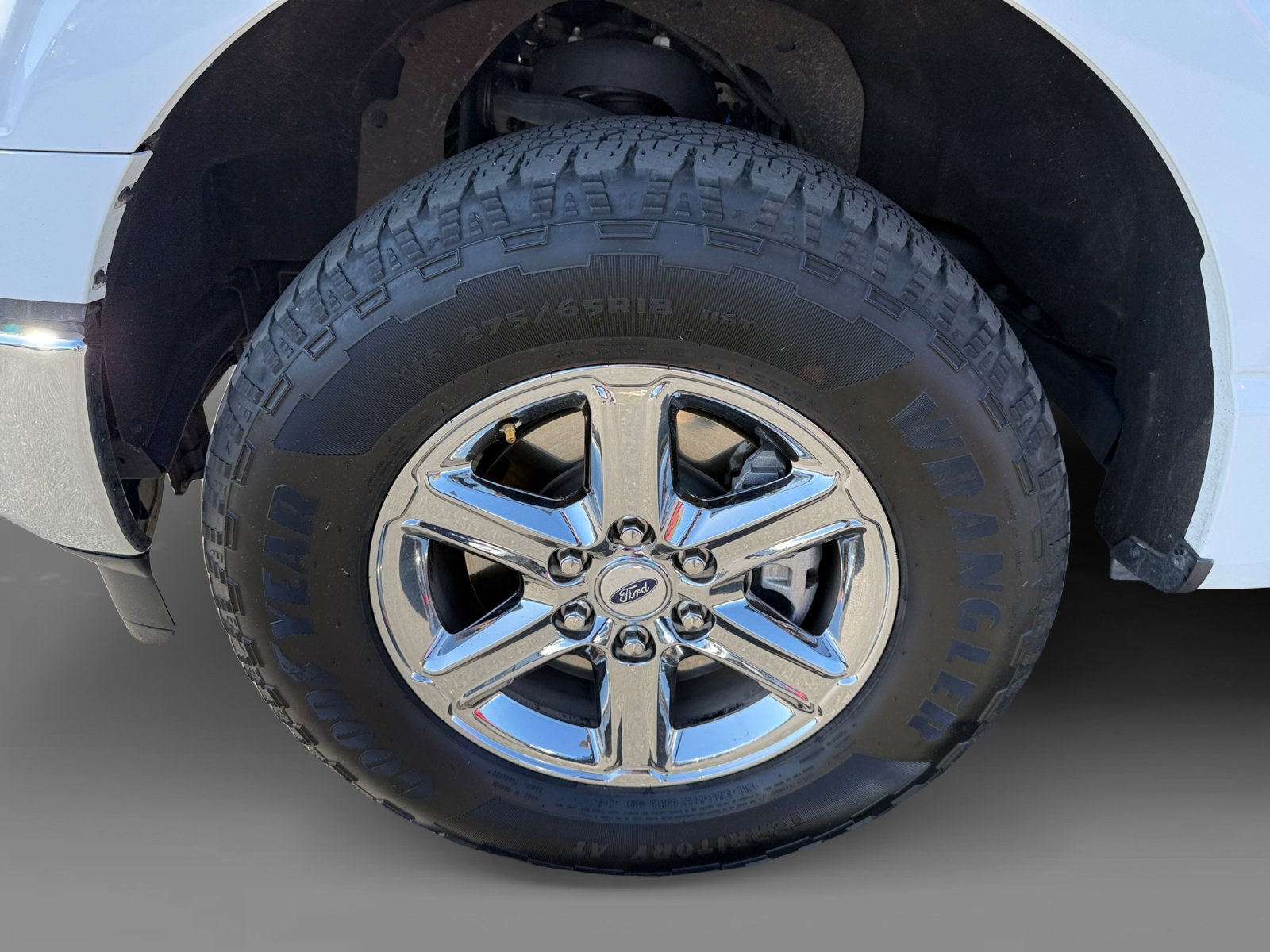 Certified Used 2025 Oxford White Ford XLT image 9