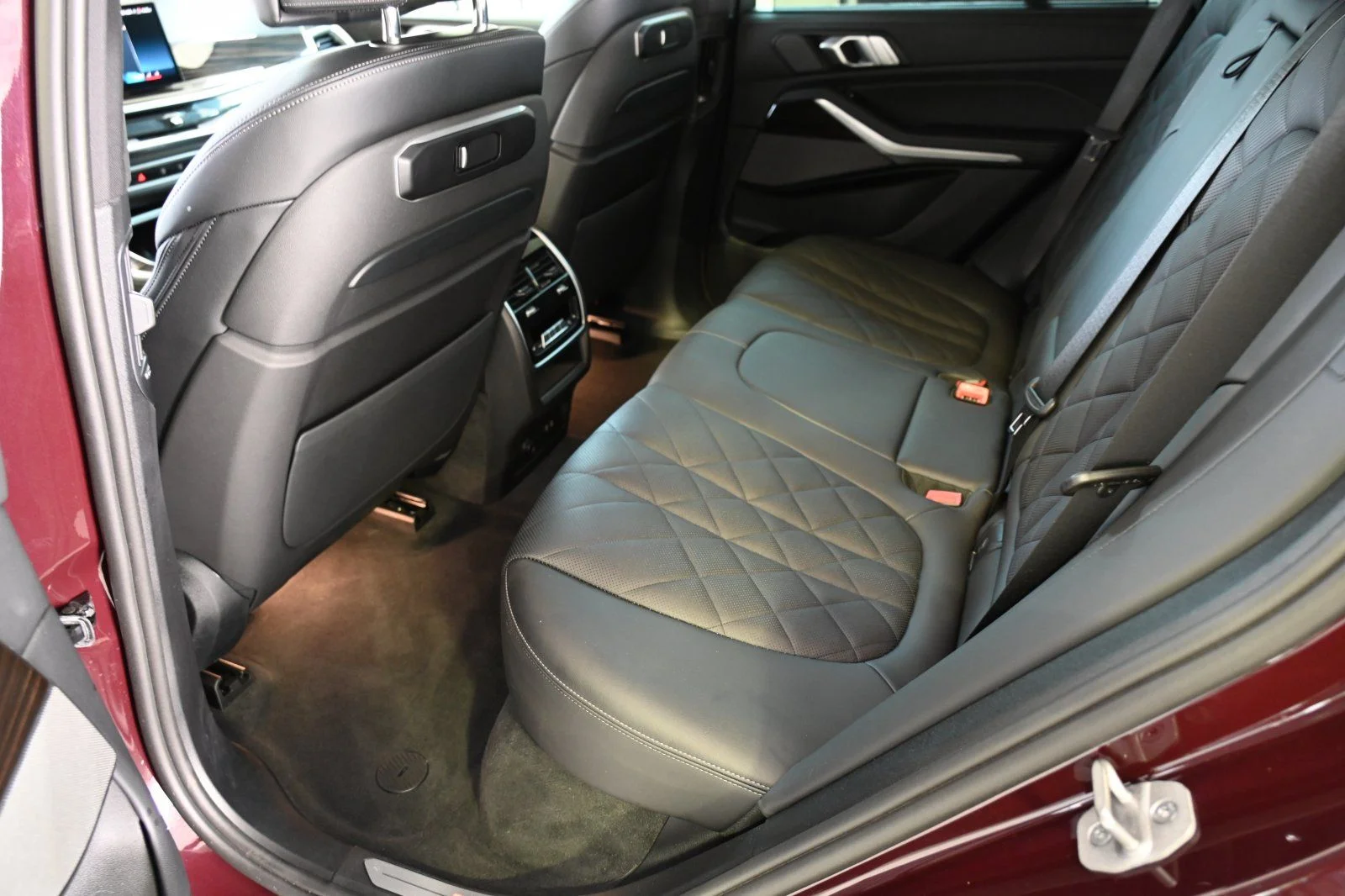 Certified Used 2025 Ametrin Metallic BMW xDrive40i image 15
