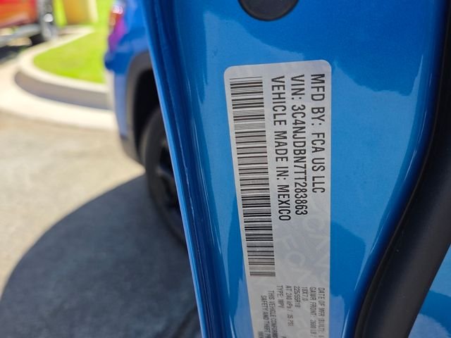 New 2026 Hydro Blue Pearl-Coat Exterior Paint Jeep Latitude image 7