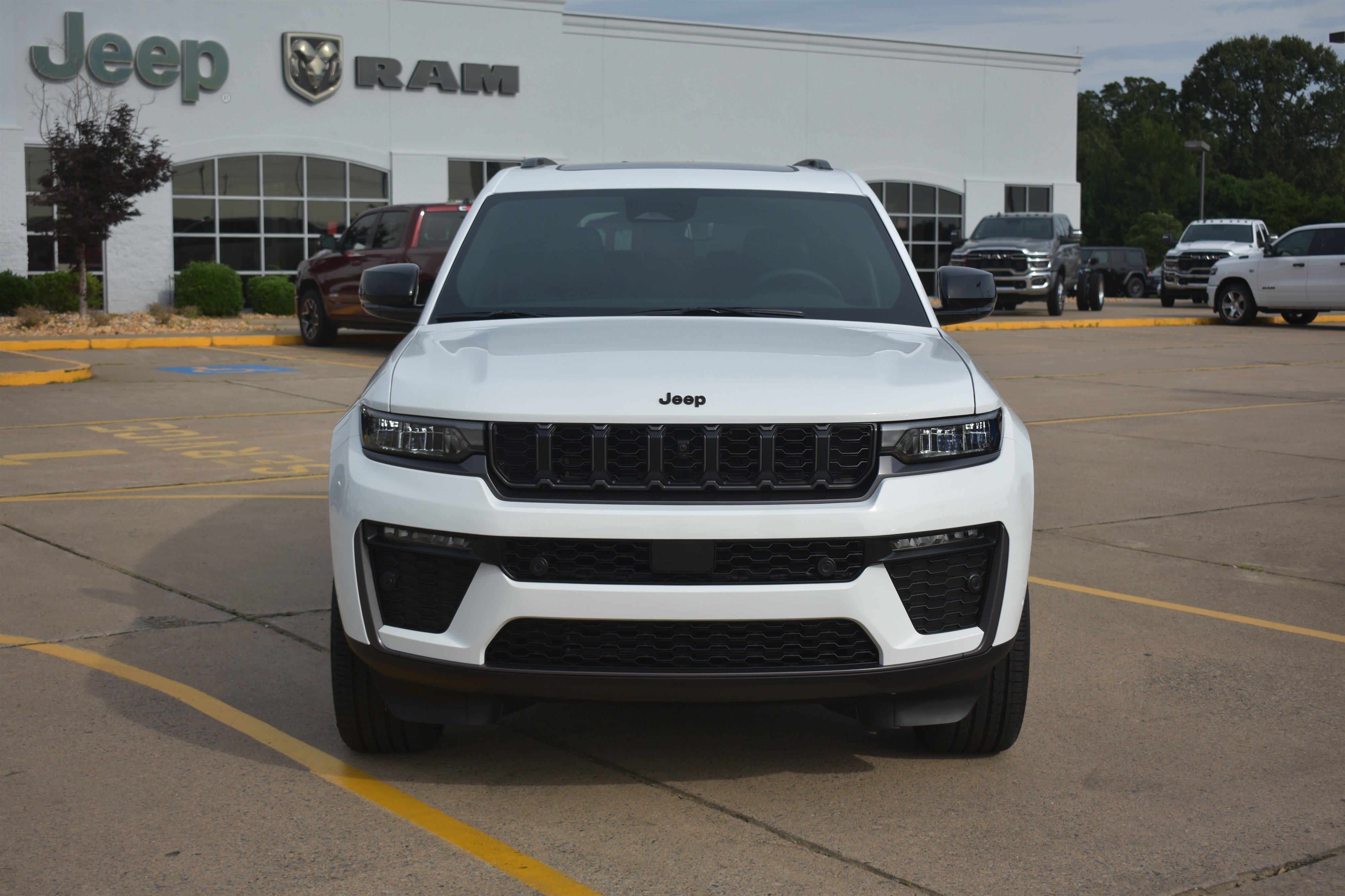 New 2026 Bright White Clear-Coat Exterior Paint Jeep 85th Anniversary Edition image 2