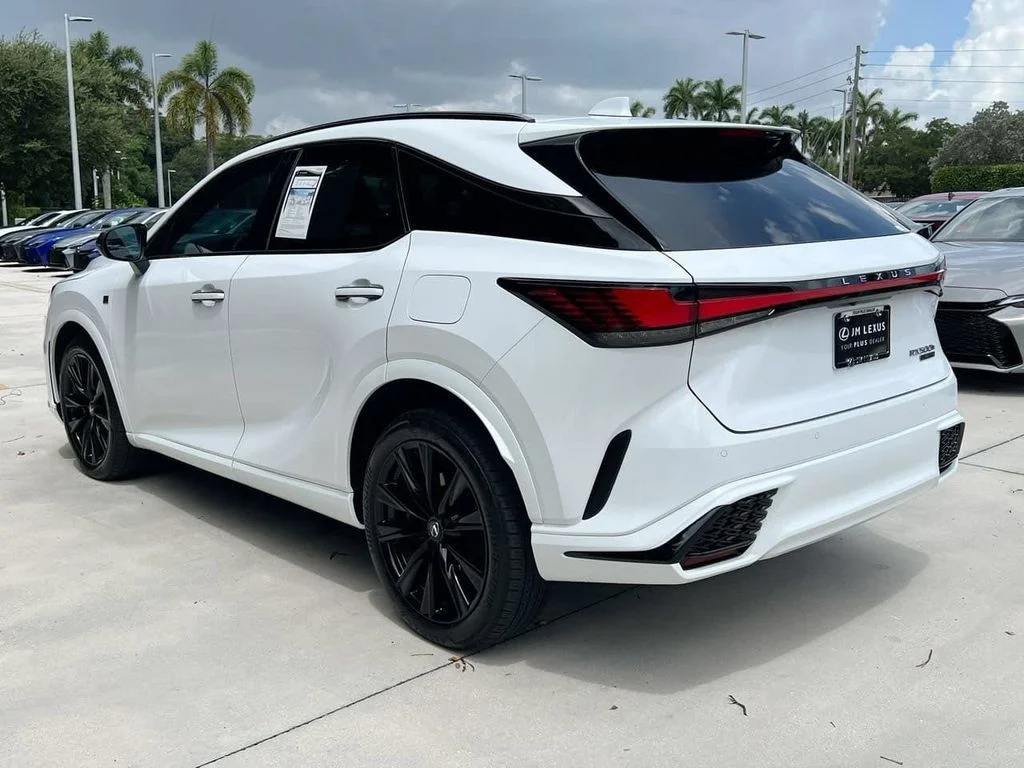 Used 2024 Ultra White Lexus 500h F SPORT Performance image 5