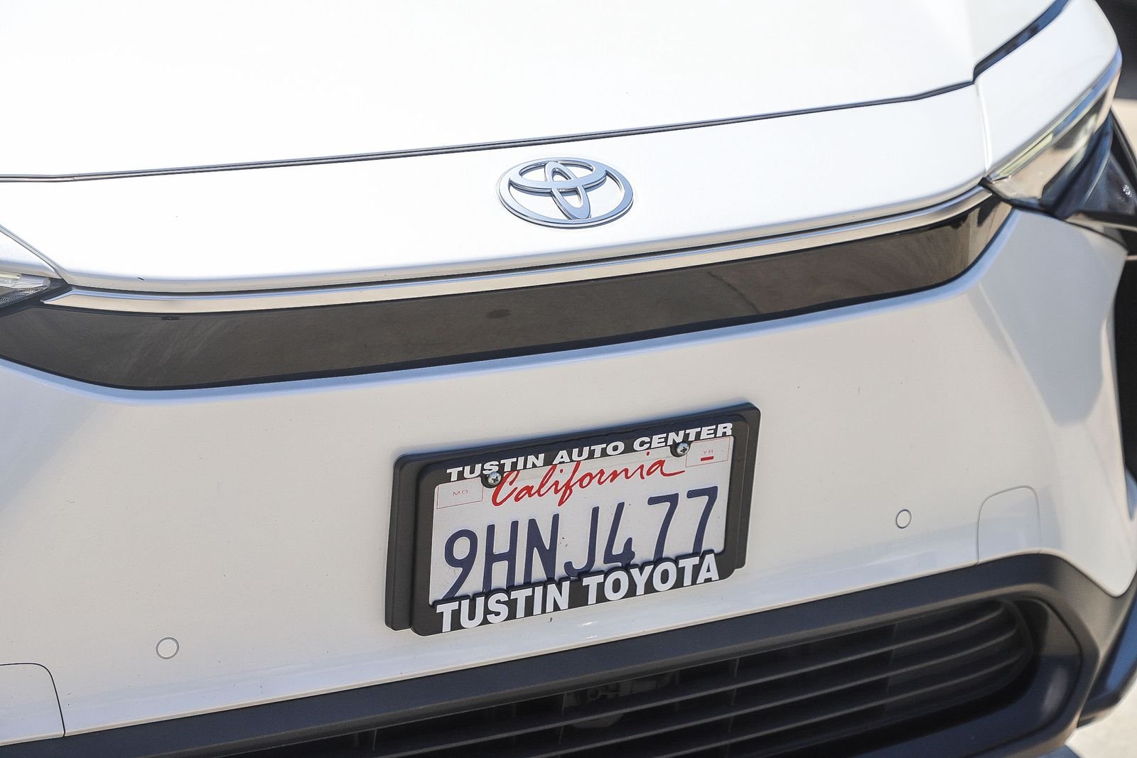 Used 2023 Beige Toyota XLE image 5