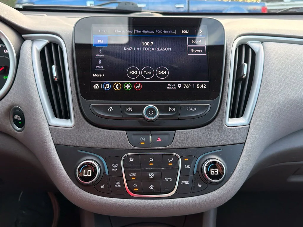 Used 2024 Summit White Chevrolet LT image 36