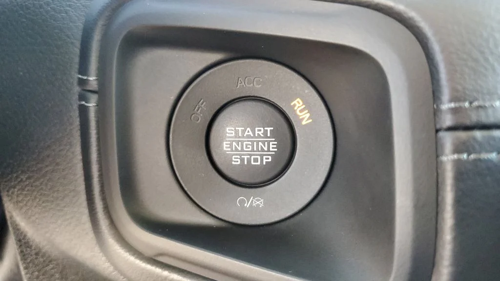 Used 2025 Black Jeep High Tide image 27