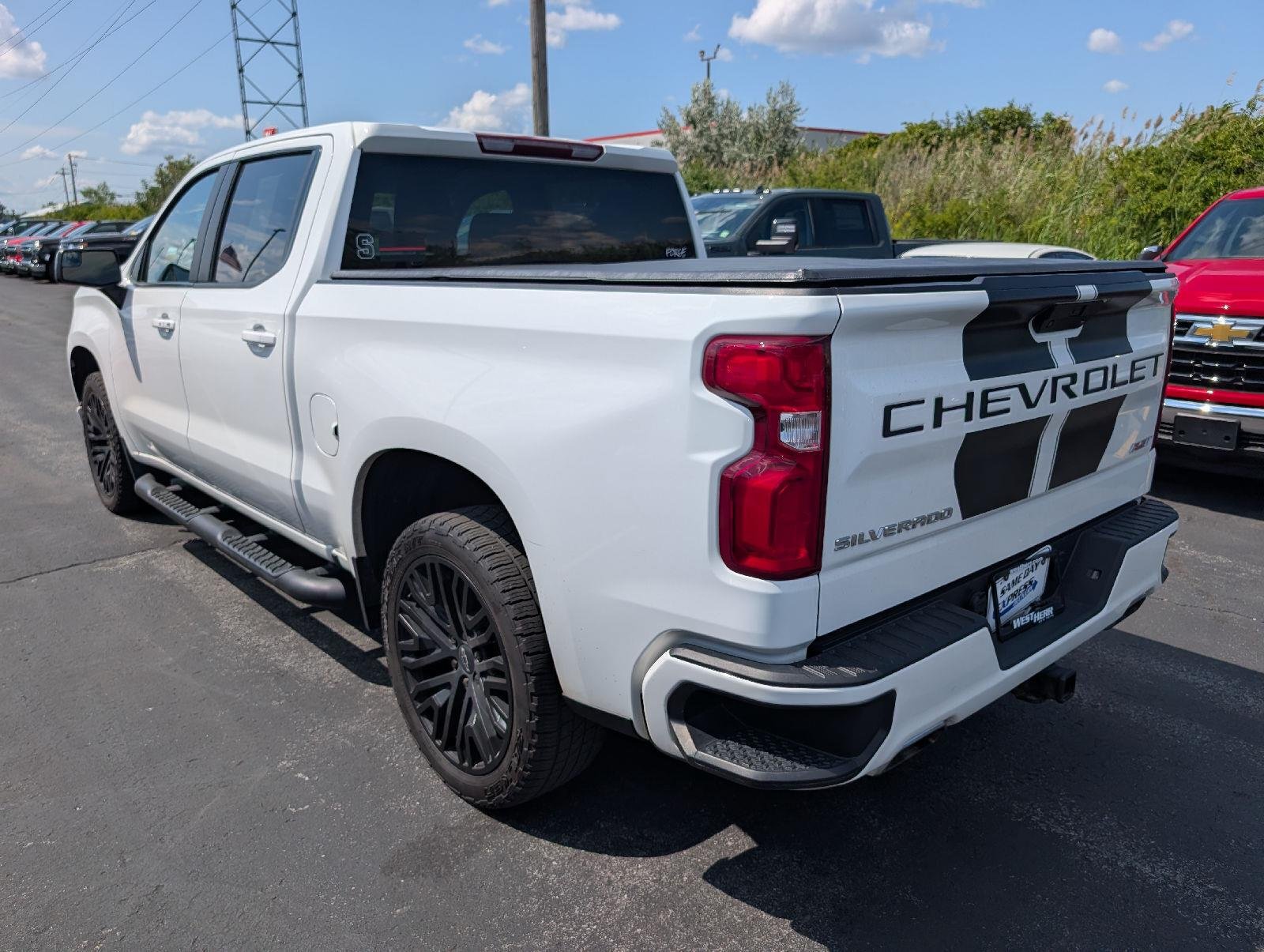 Used 2022 Summit White Chevrolet RST image 5