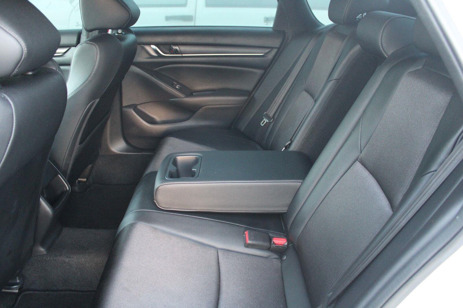 Used 2020 Platinum White Pearl Honda Sport image 7