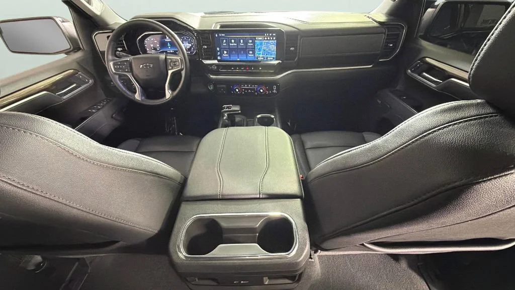 Used 2025 Black Chevrolet RST image 34