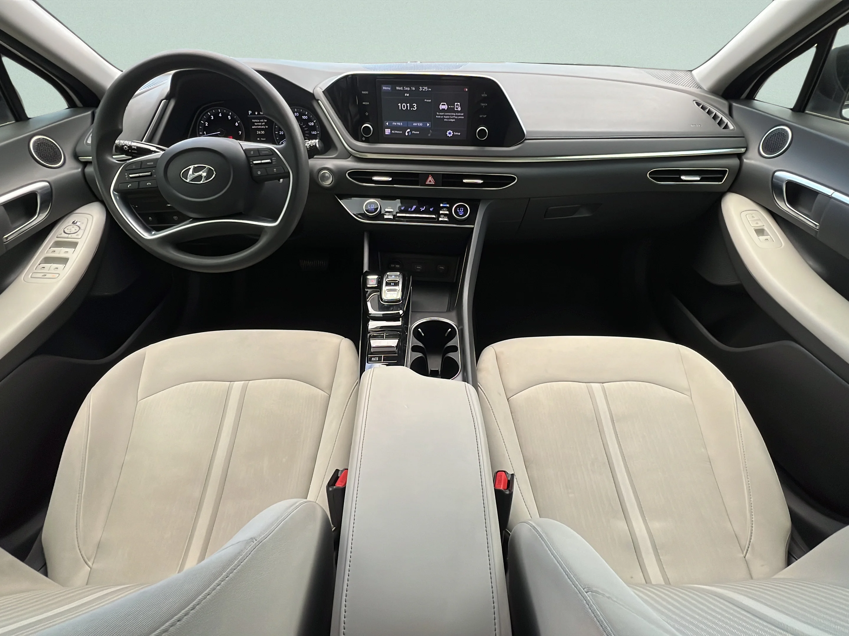 Used 2022 Quartz White Hyundai SEL image 13