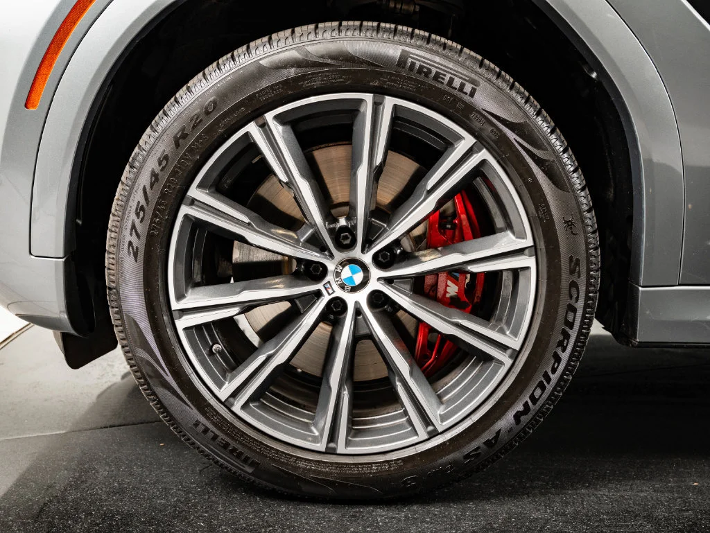 Used 2024 Skyscraper Gray Metallic BMW M60i image 13