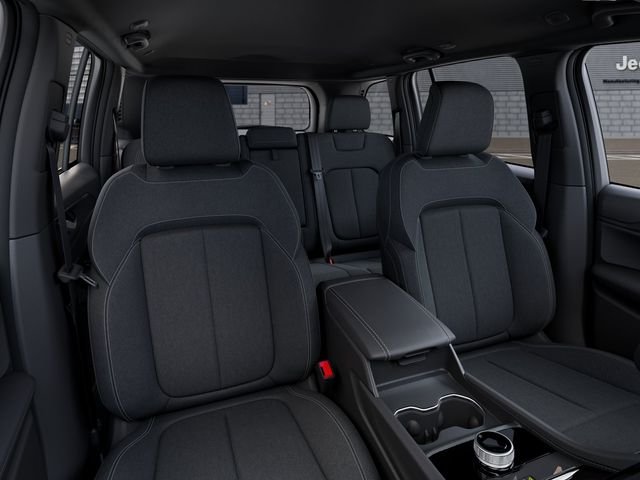 New 2026 Diamond Black Crystal Pearlcoat Jeep Laredo X image 17