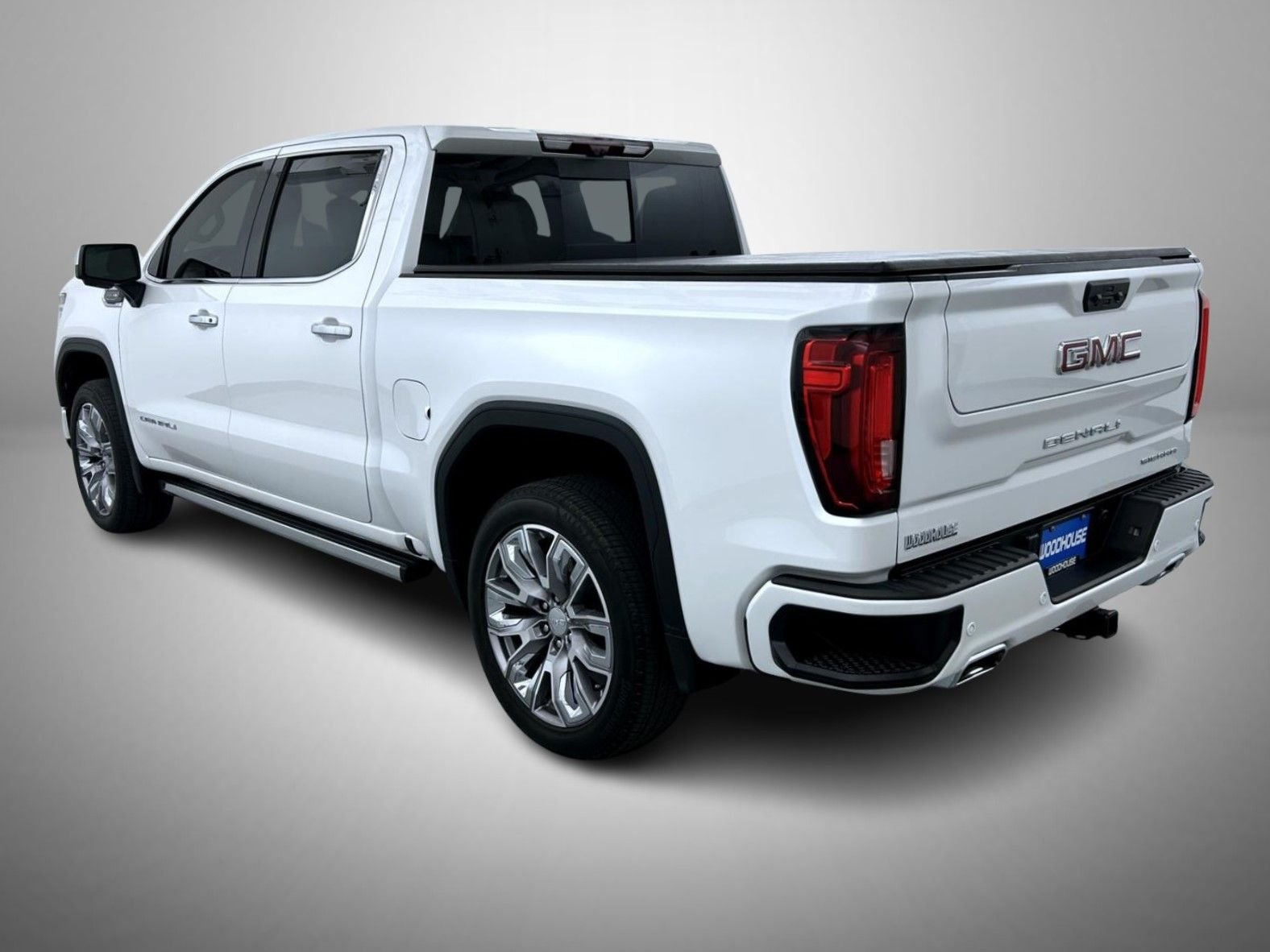 Used 2024 White GMC Denali image 7