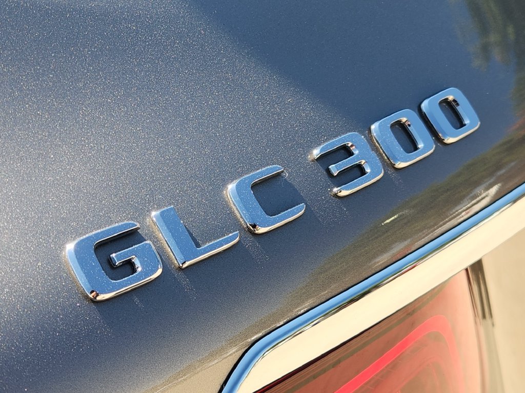 Used 2022  Mercedes-Benz GLC 300 image 12