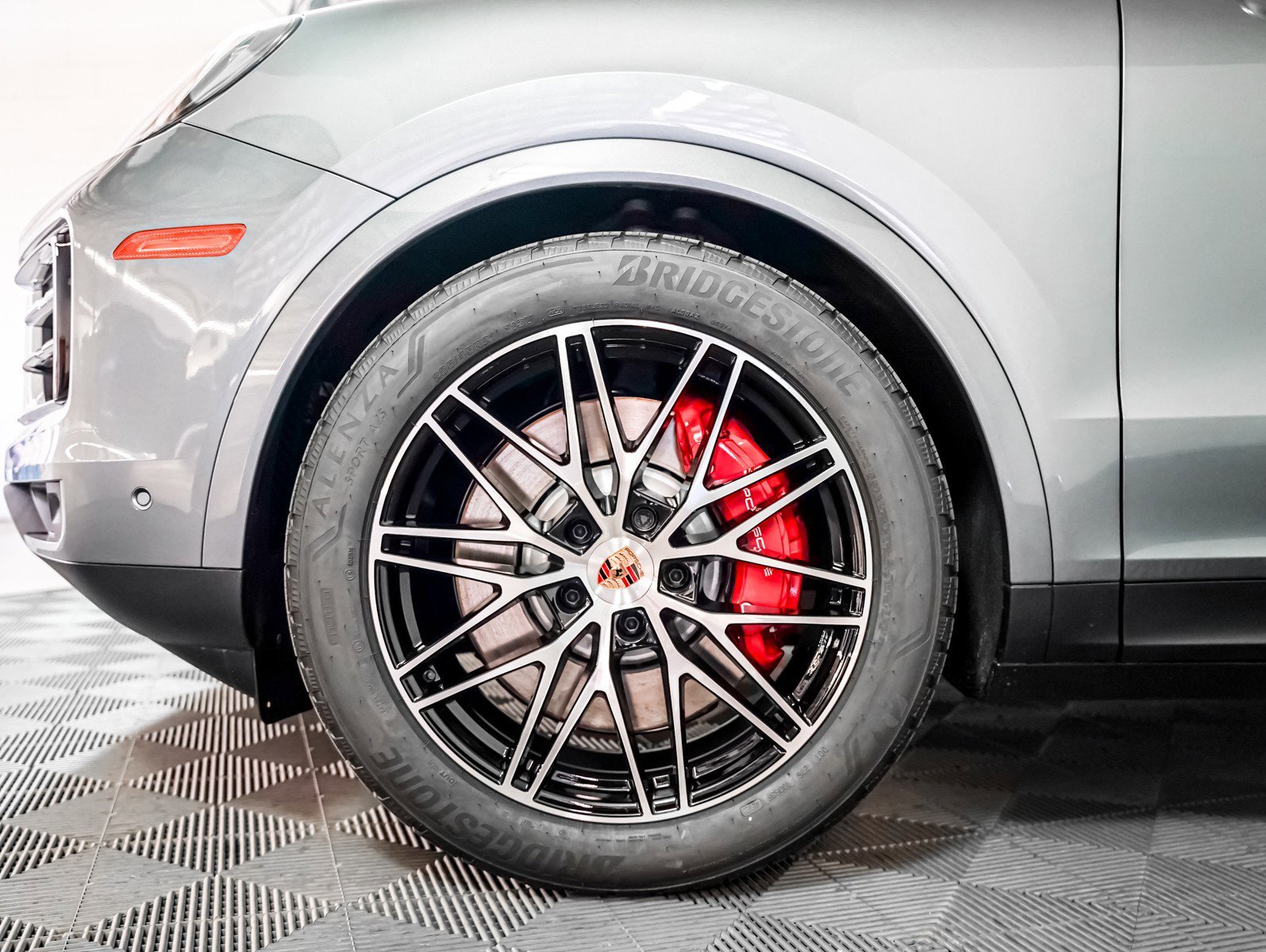 2026 Porsche Cayenne S - Photo 14