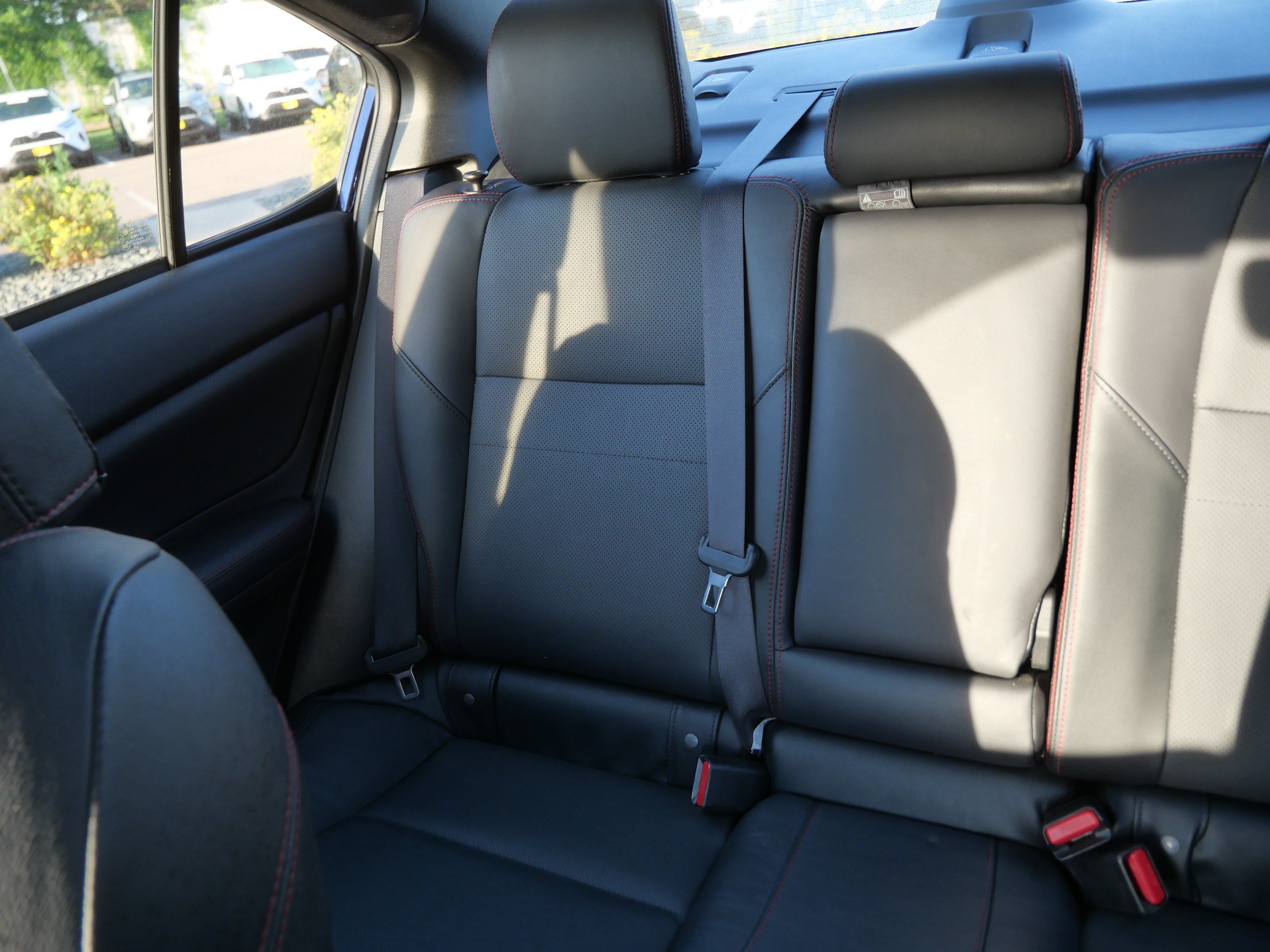 Used 2019 Lapis Blue Pearl Subaru Limited image 12