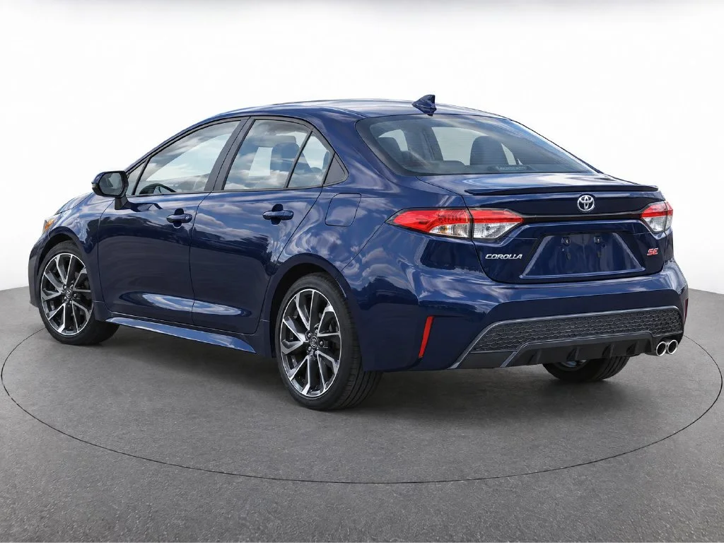 Used 2020 Blue Toyota SE image 3