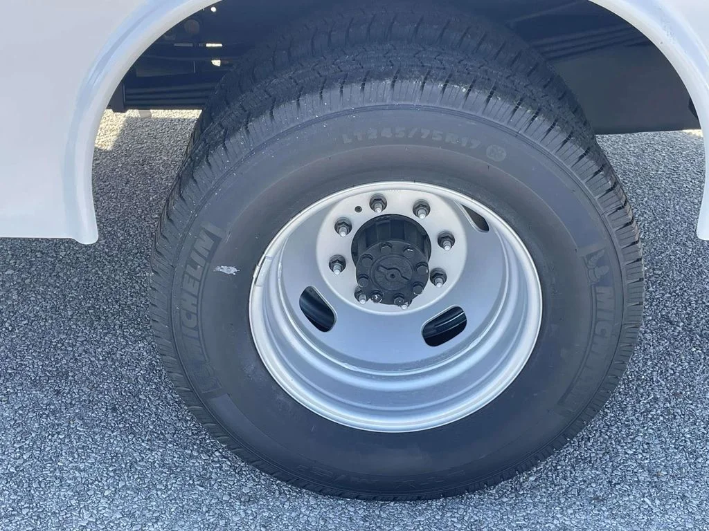 New 2025 White Ford XL image 9