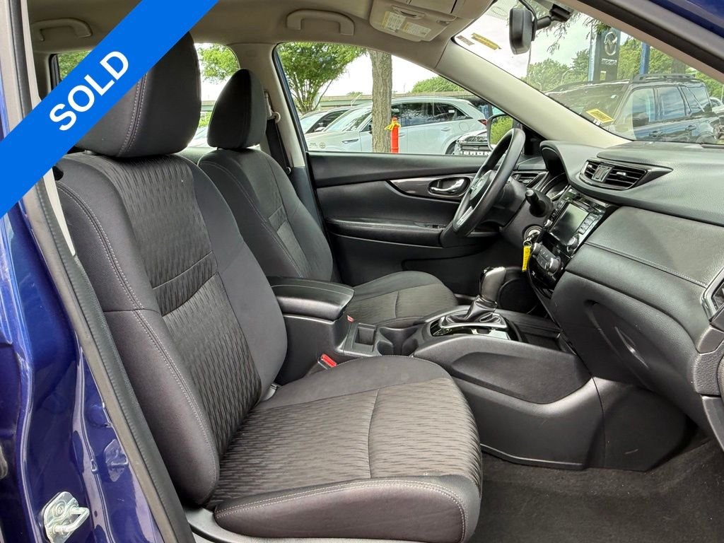 Used 2018 Caspian Blue Nissan S image 27