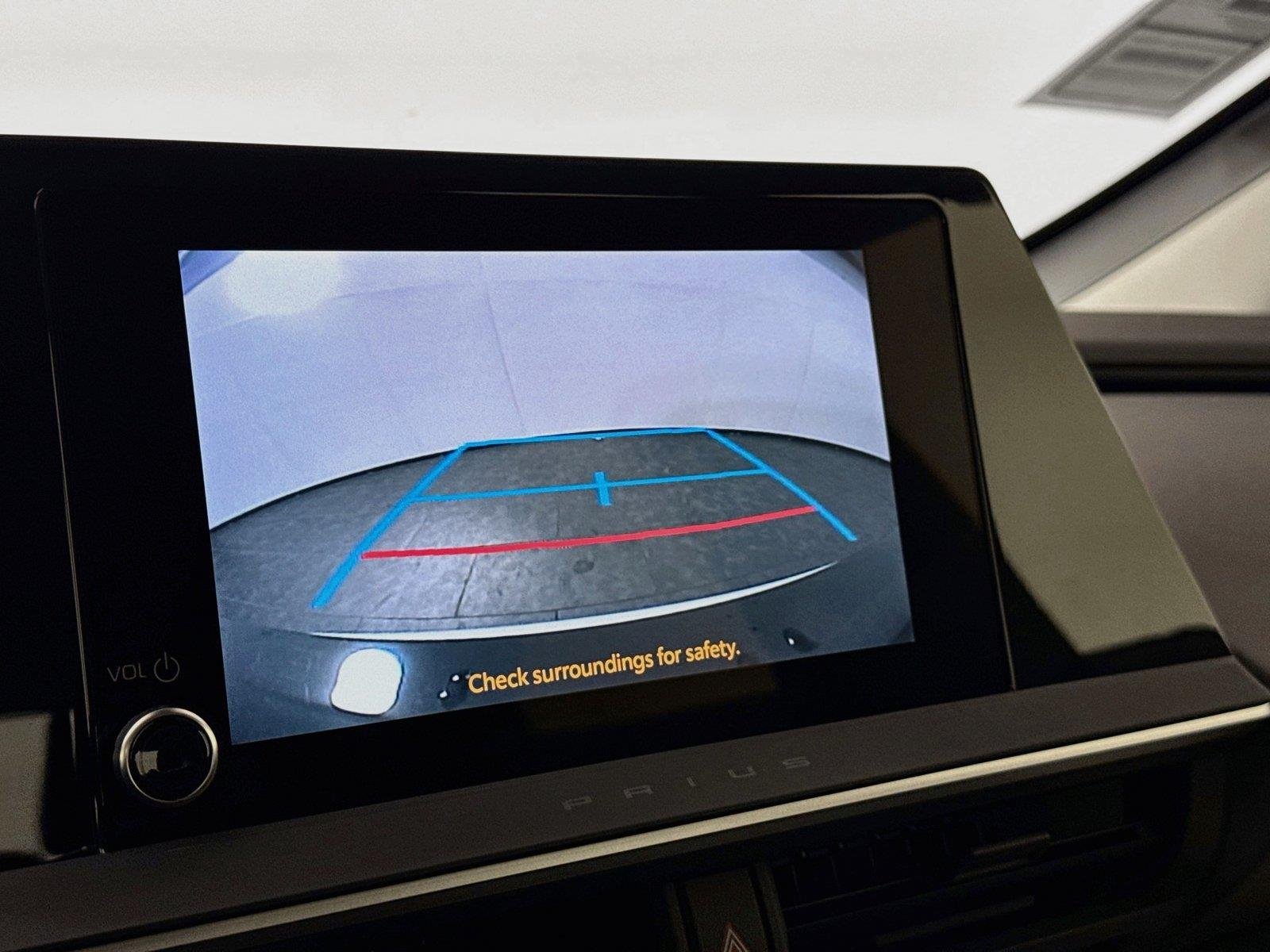 Used 2025 Wind Chill Pearl Toyota LE image 22