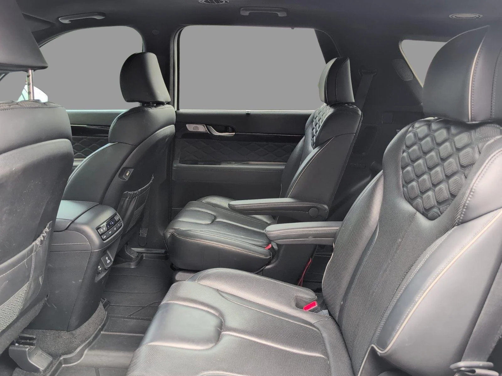Used 2022 Hyper White Hyundai Calligraphy image 36