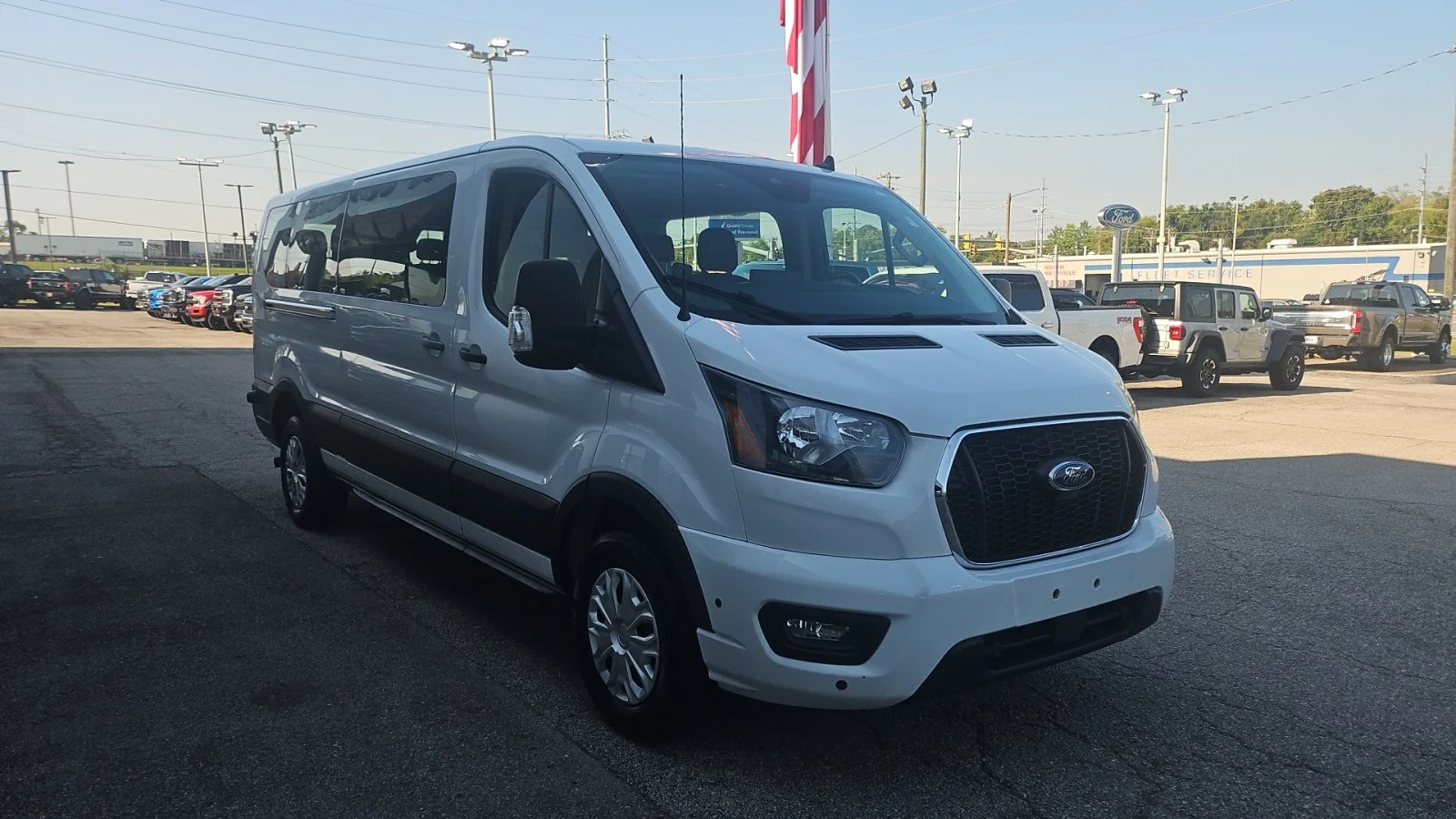 Used 2024 White Ford 350 XLT LR RWD image 6