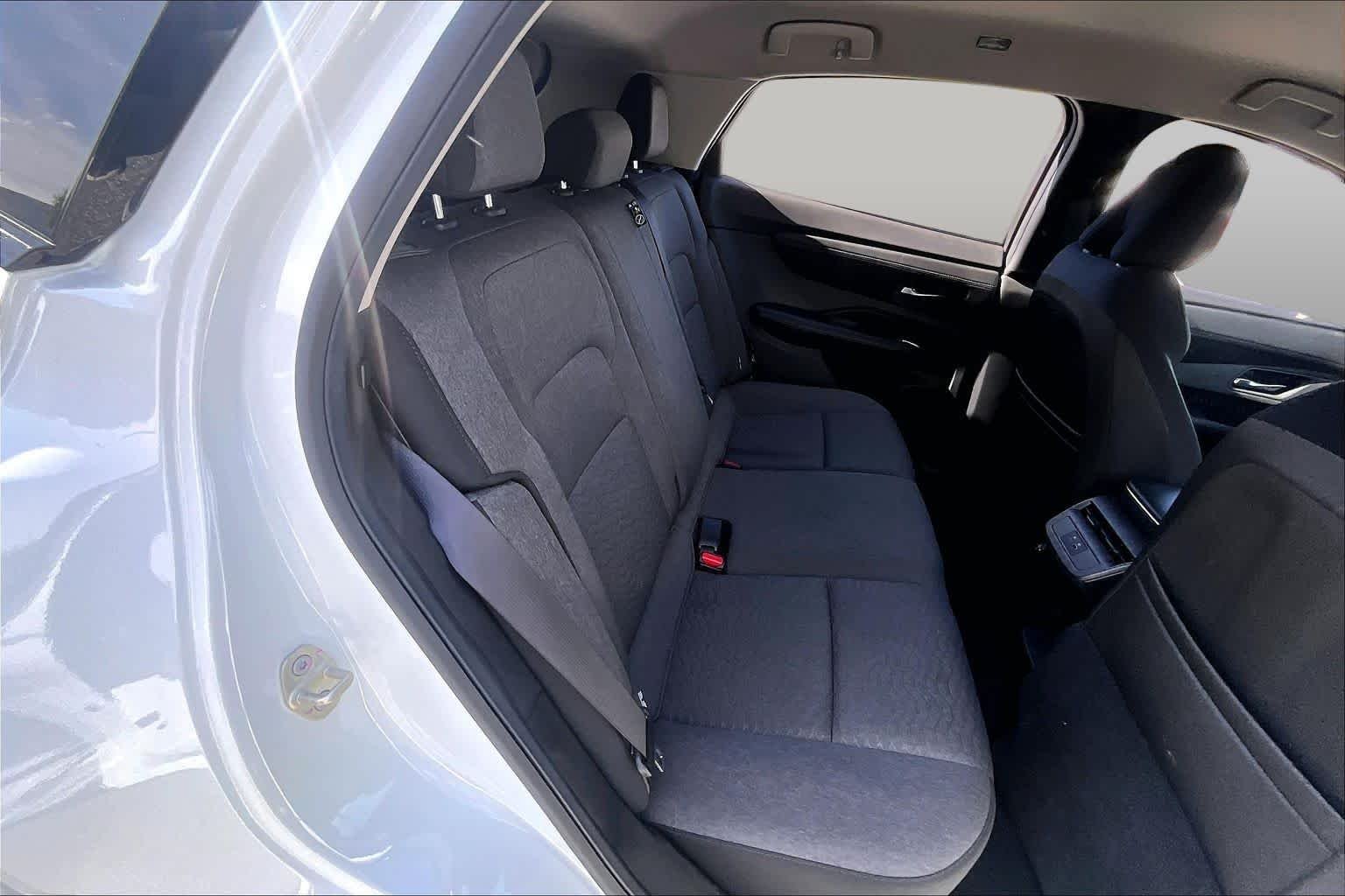 Used 2023 Everest White Pearl Tricoat/Black Diamond Pearl Nissan VENTURE+ image 19