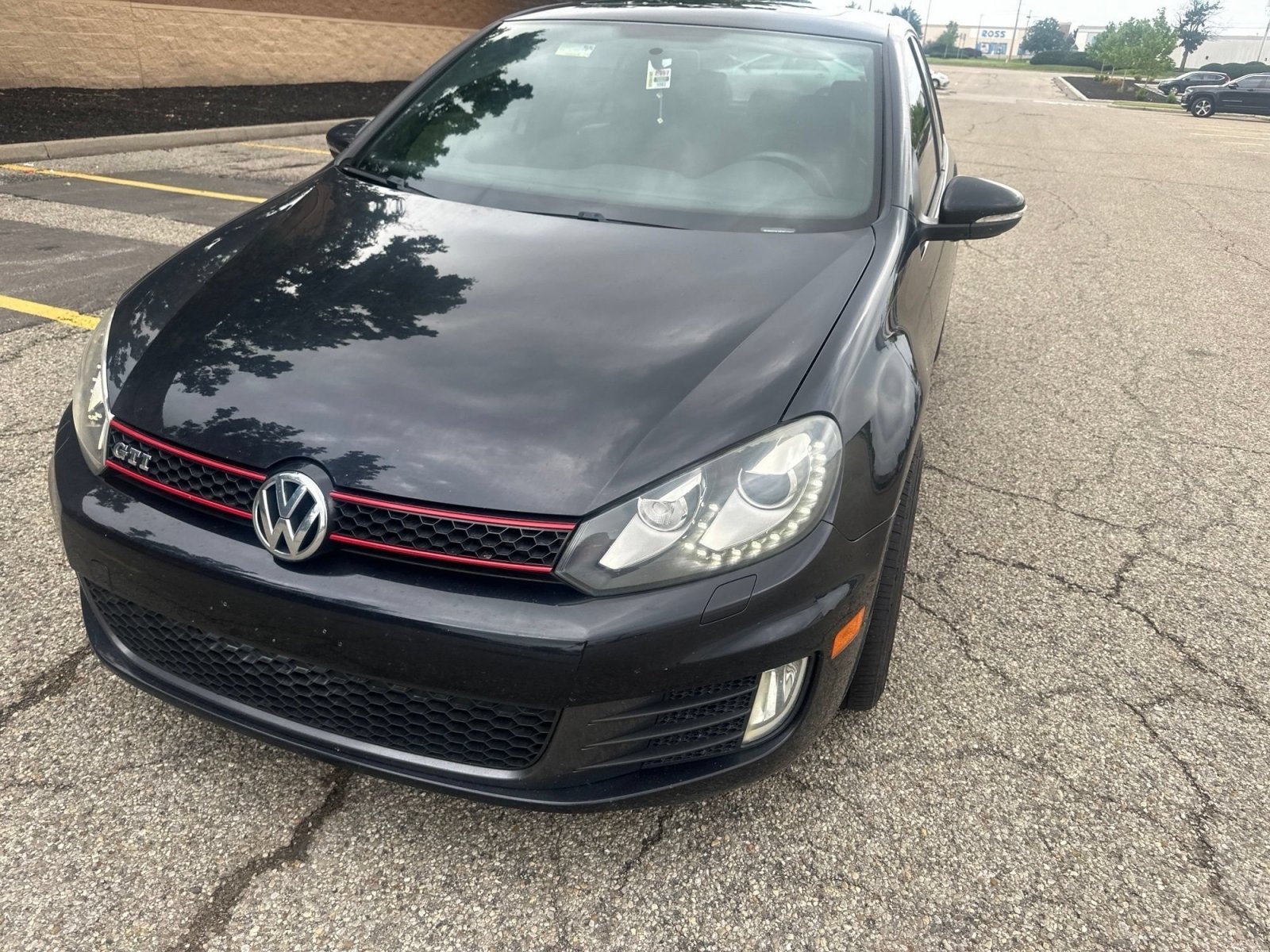 Used 2014 Deep Black Pearl Volkswagen Driver