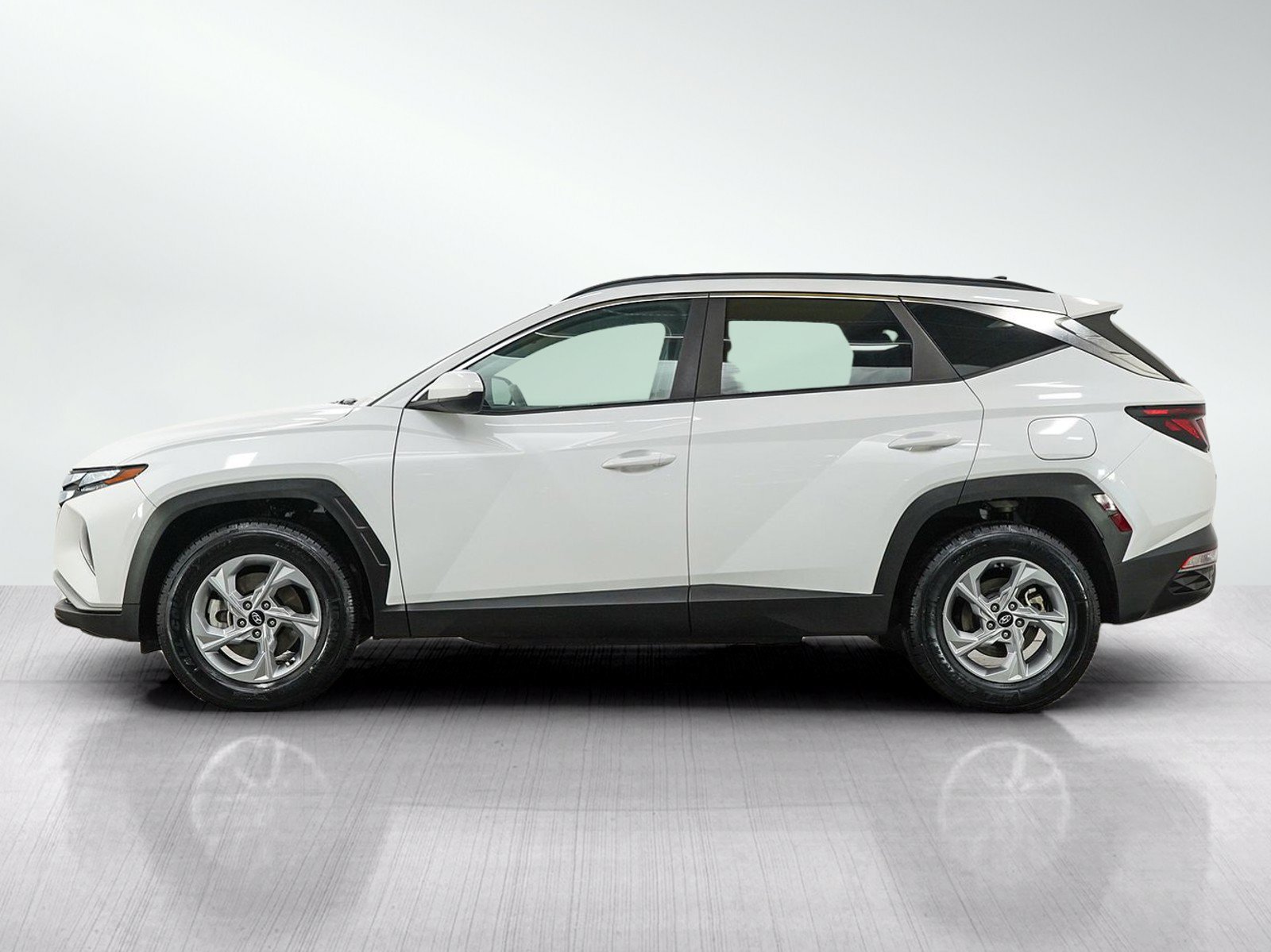 Used 2024 Hyundai Tucson SEL with VIN 5NMJBCDE9RH338967 for sale in Minneapolis, Minnesota