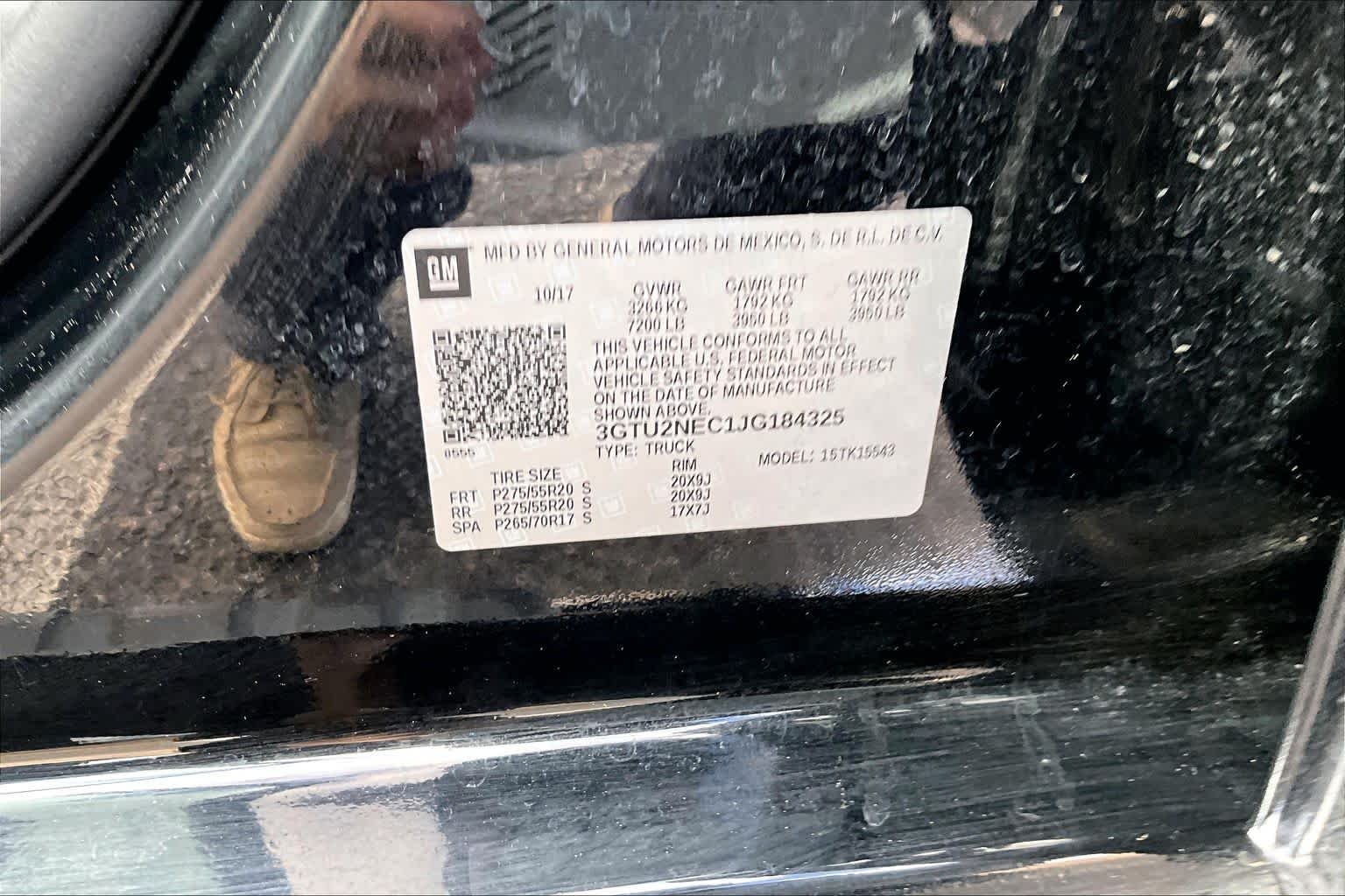 Used 2018 Onyx Black GMC SLT image 29