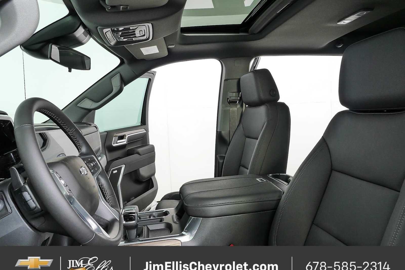 New 2026 Summit White Chevrolet RST image 5