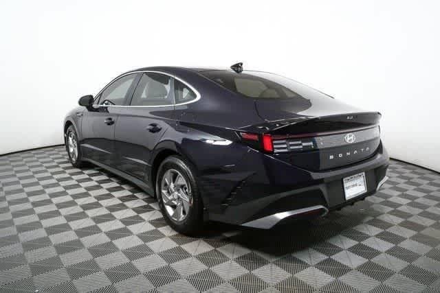 New 2026 Carbon Blue Hyundai SE image 60